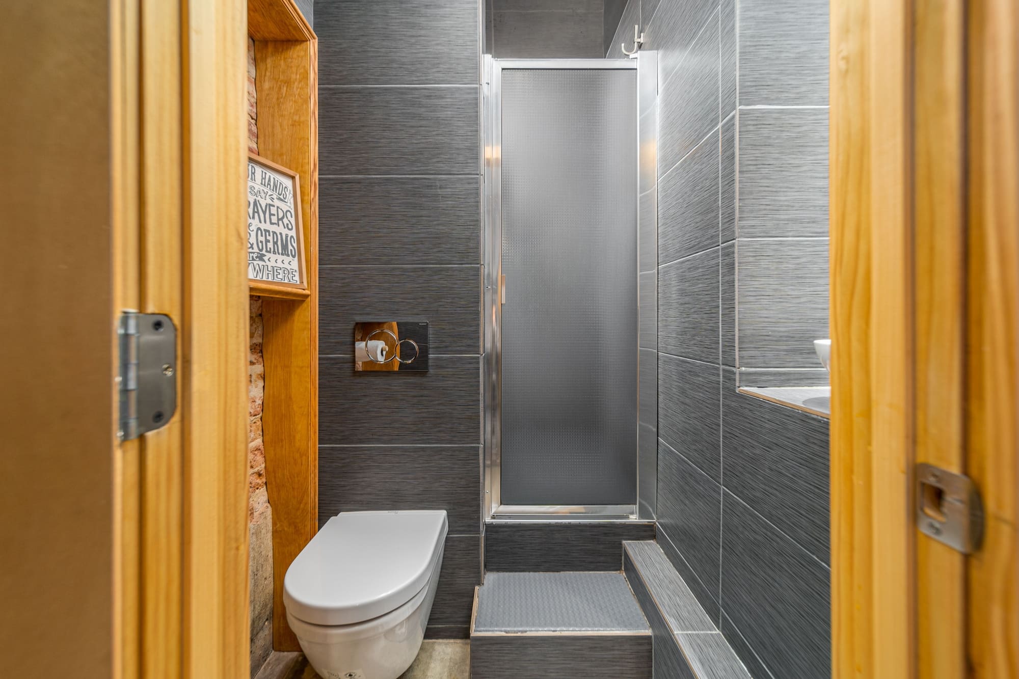 January Room Book and Table Inn